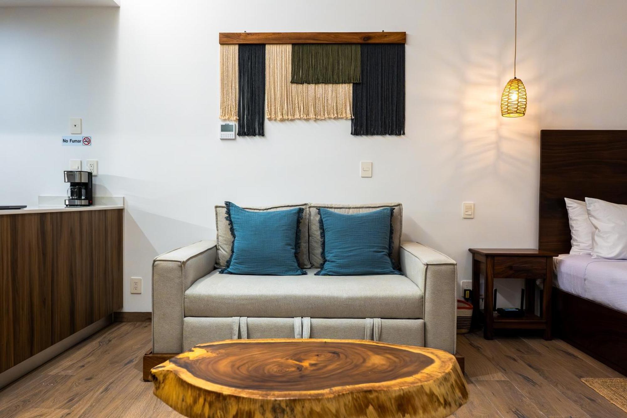 Hotel Emerald Escape Tl B103 *