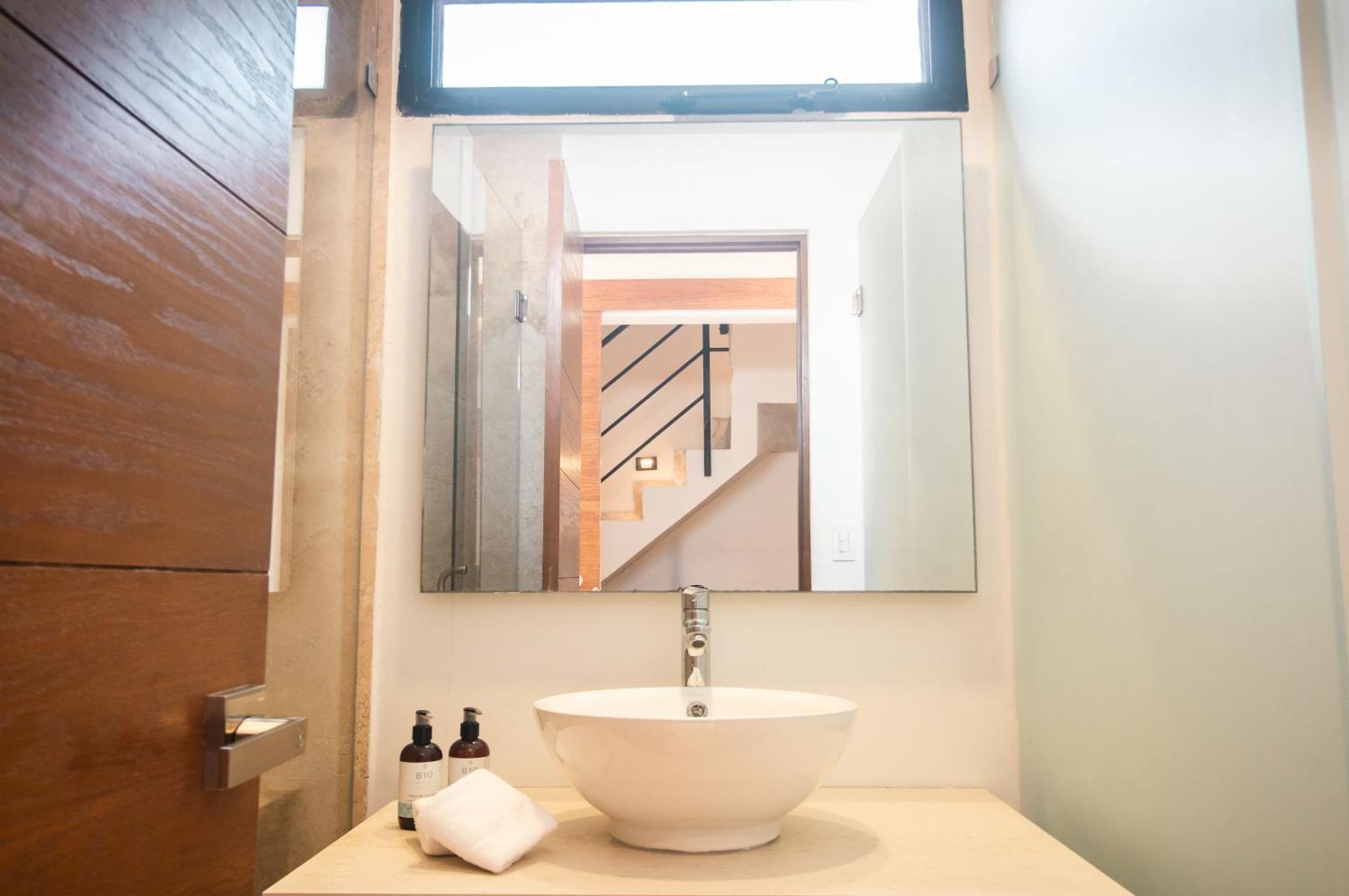 B10 - Distinctive Hotel- Playa del Carmen