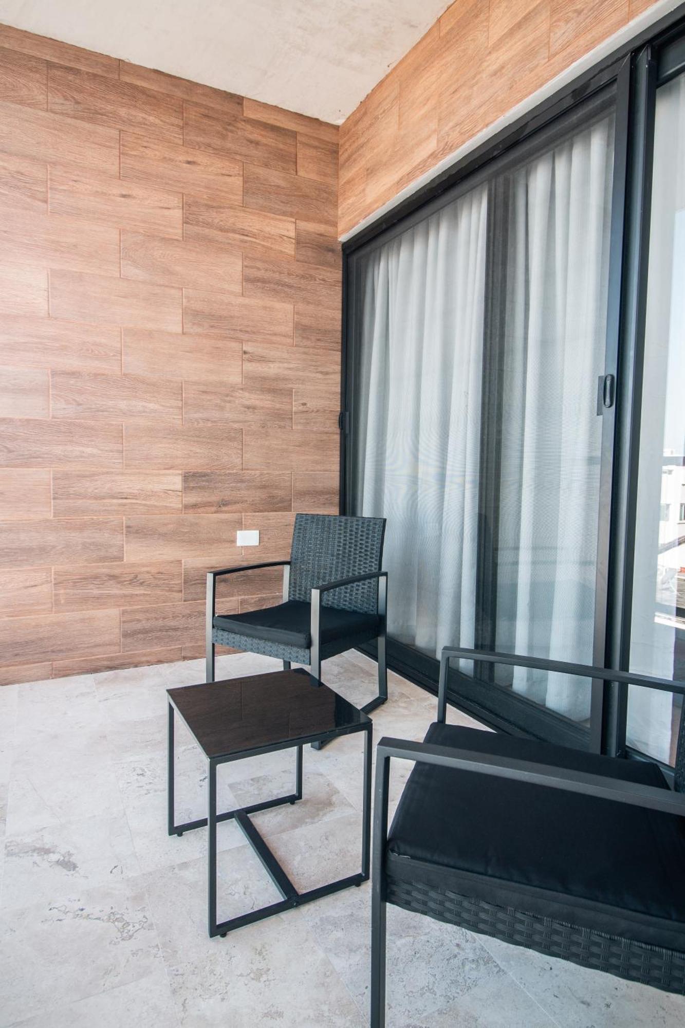Aparthotel B10 - Distinctive Hotel- *