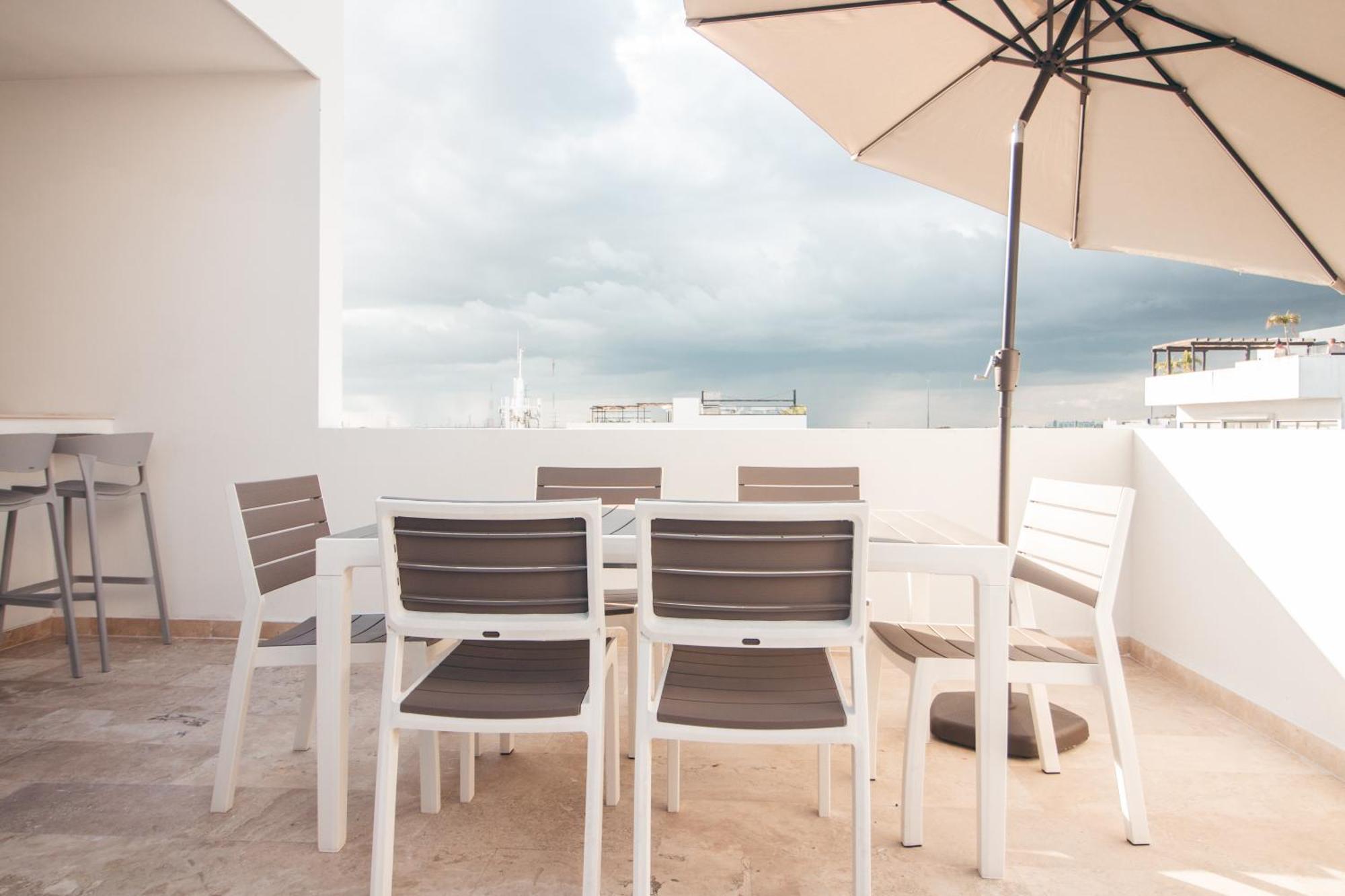 Aparthotel B10 - Distinctive Hotel- *