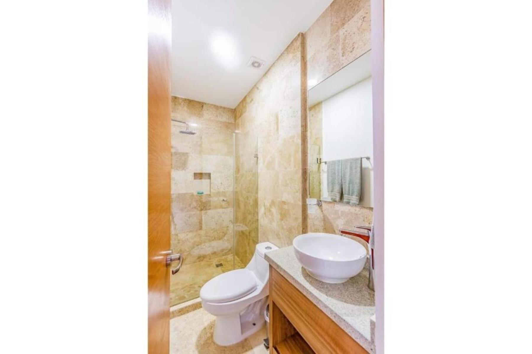 Radiant Rooftop Pool At Menesse 38th Perfect Location Holiday home *