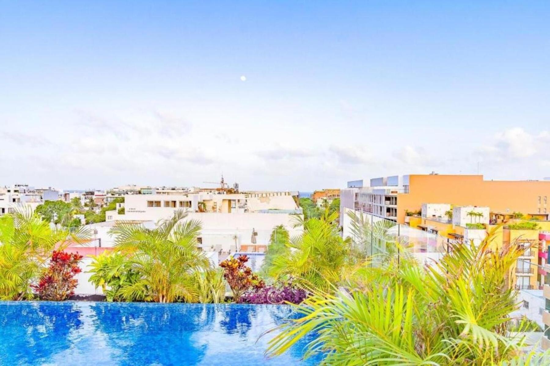 Radiant Rooftop Pool At Menesse 38th Perfect Location Playa del Carmen