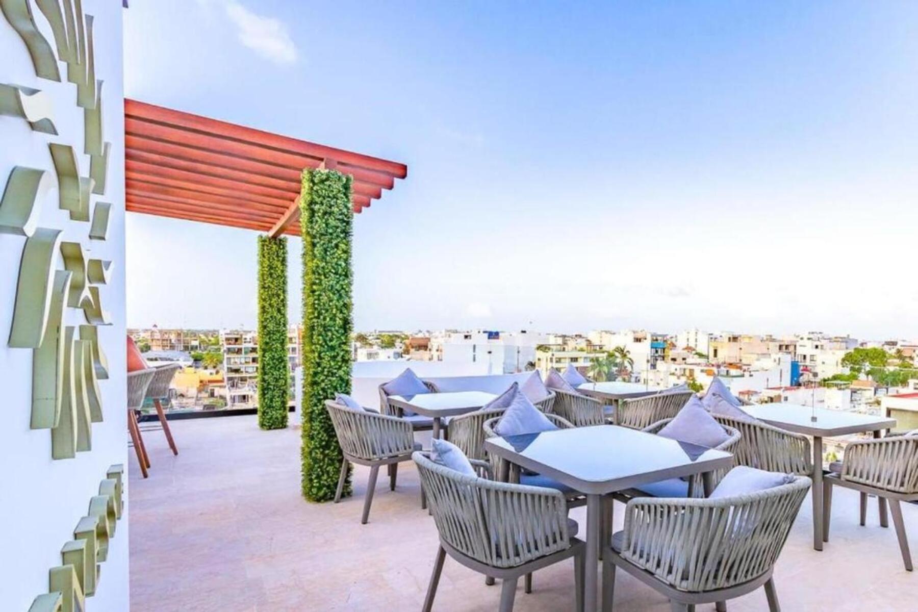 Holiday home Radiant Rooftop Pool At Menesse 38th Perfect Location