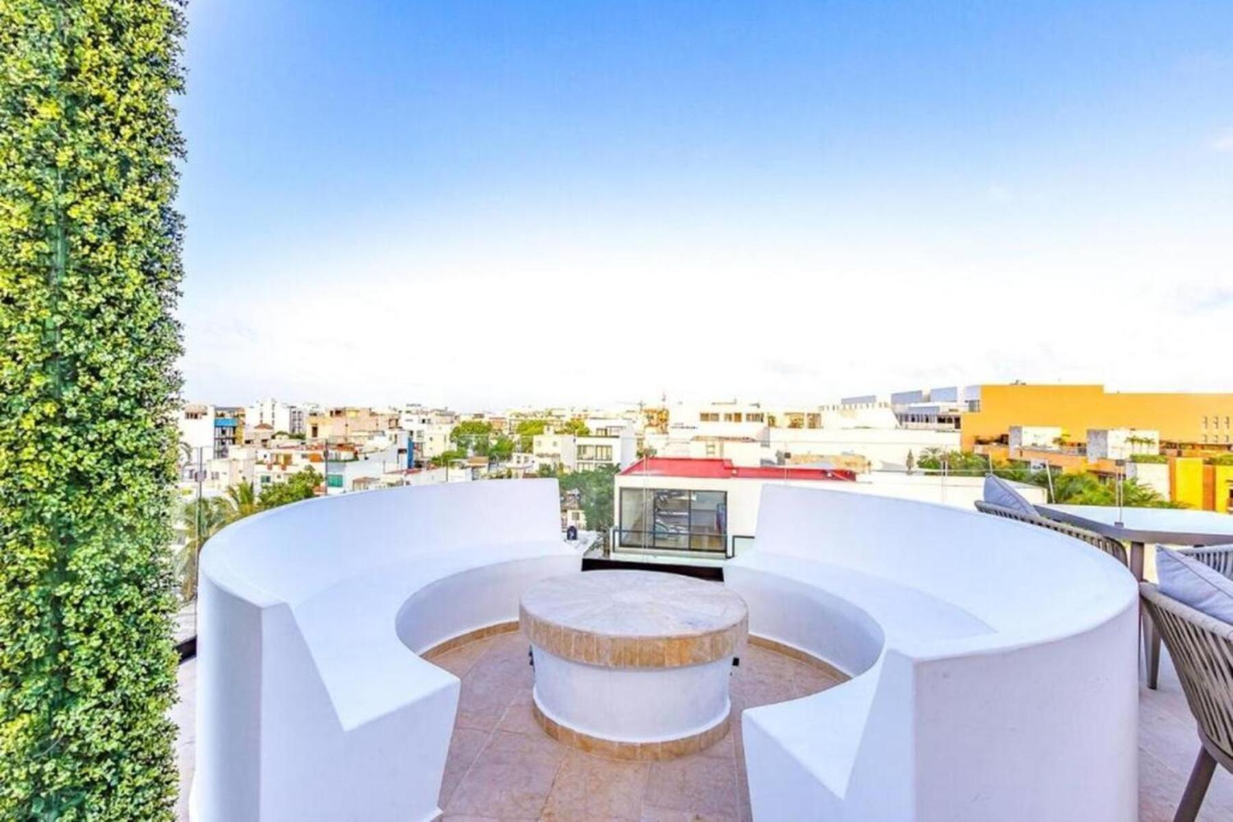 Radiant Rooftop Pool At Menesse 38th Perfect Location *