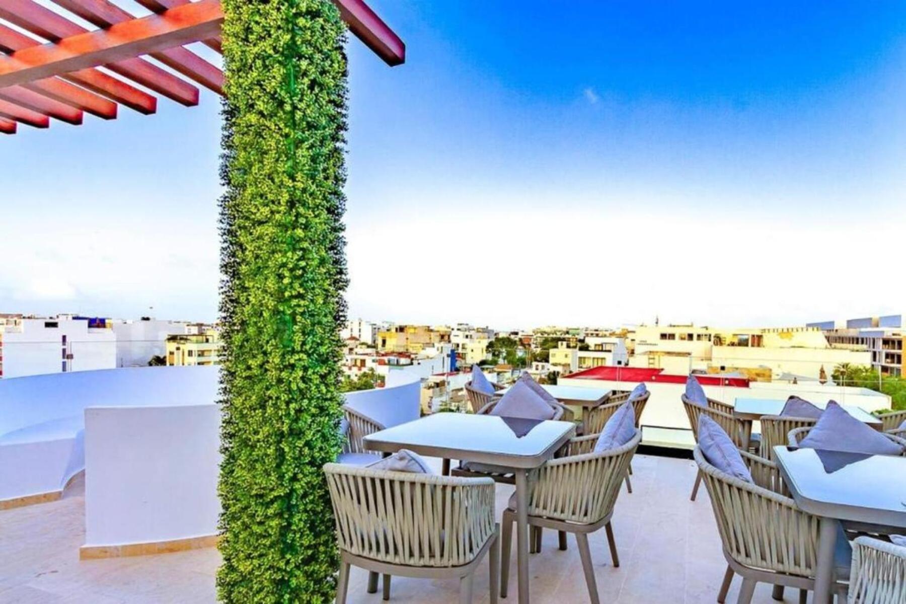 Radiant Rooftop Pool At Menesse 38th Perfect Location Playa del Carmen