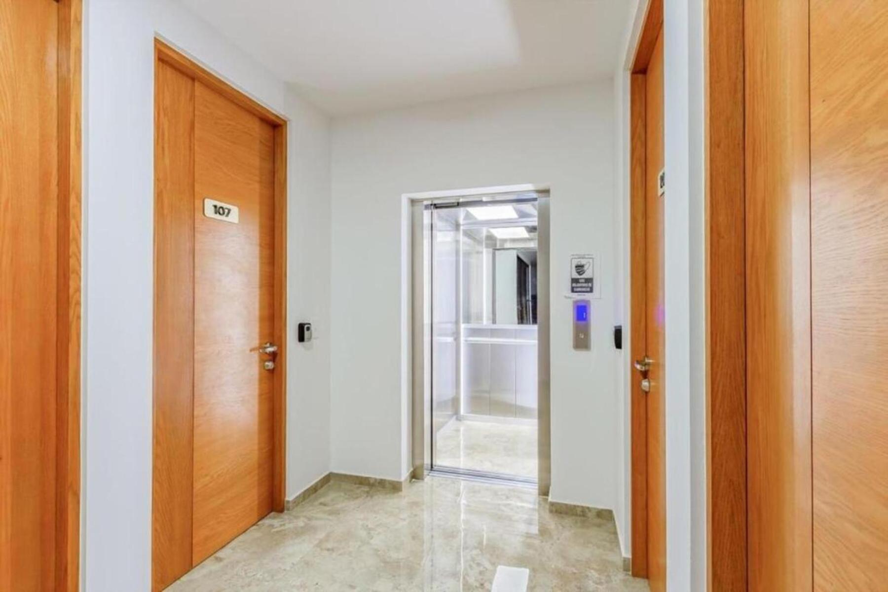 Holiday home Radiant Rooftop Pool At Menesse 38th Perfect Location