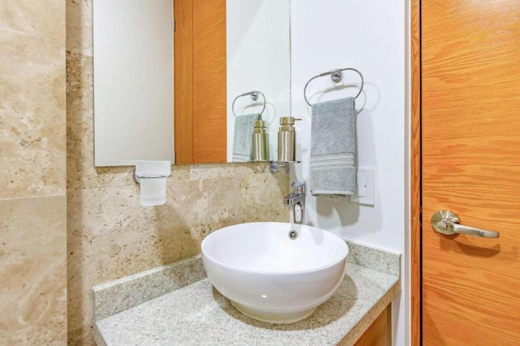 Radiant Rooftop Pool At Menesse 38th Perfect Location * Playa del Carmen