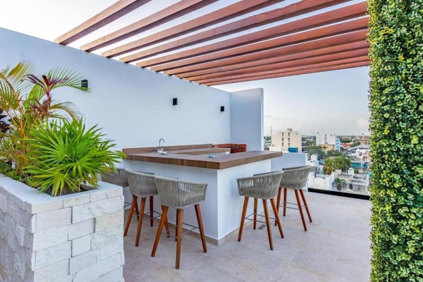 Radiant Rooftop Pool At Menesse 38th Perfect Location * Playa del Carmen