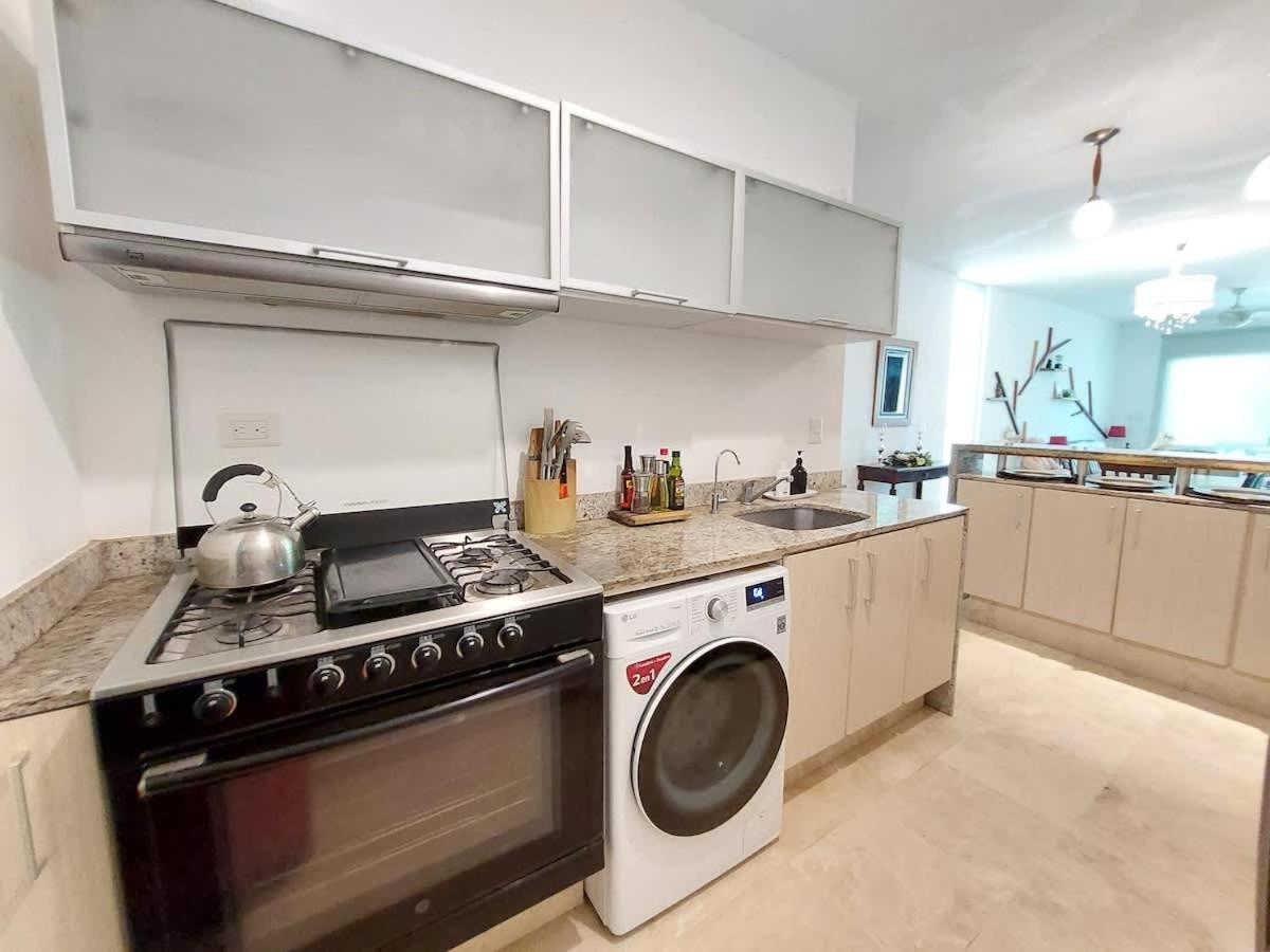 Vakantiehuis Oceanview Pool Near Av 5th 6 Guest Fast Wifi *