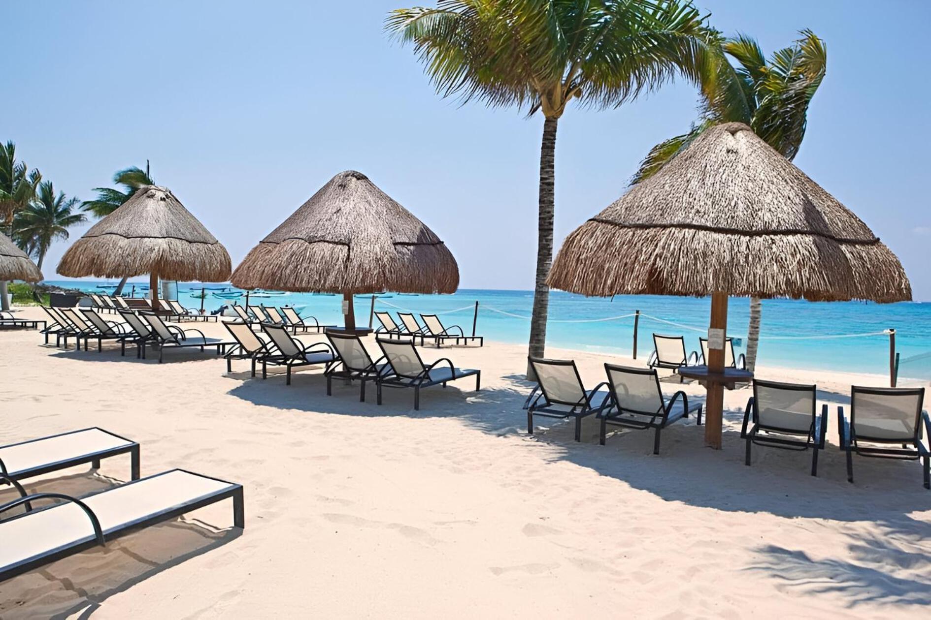 Beachfront Location At Elements Apartment Playa del Carmen