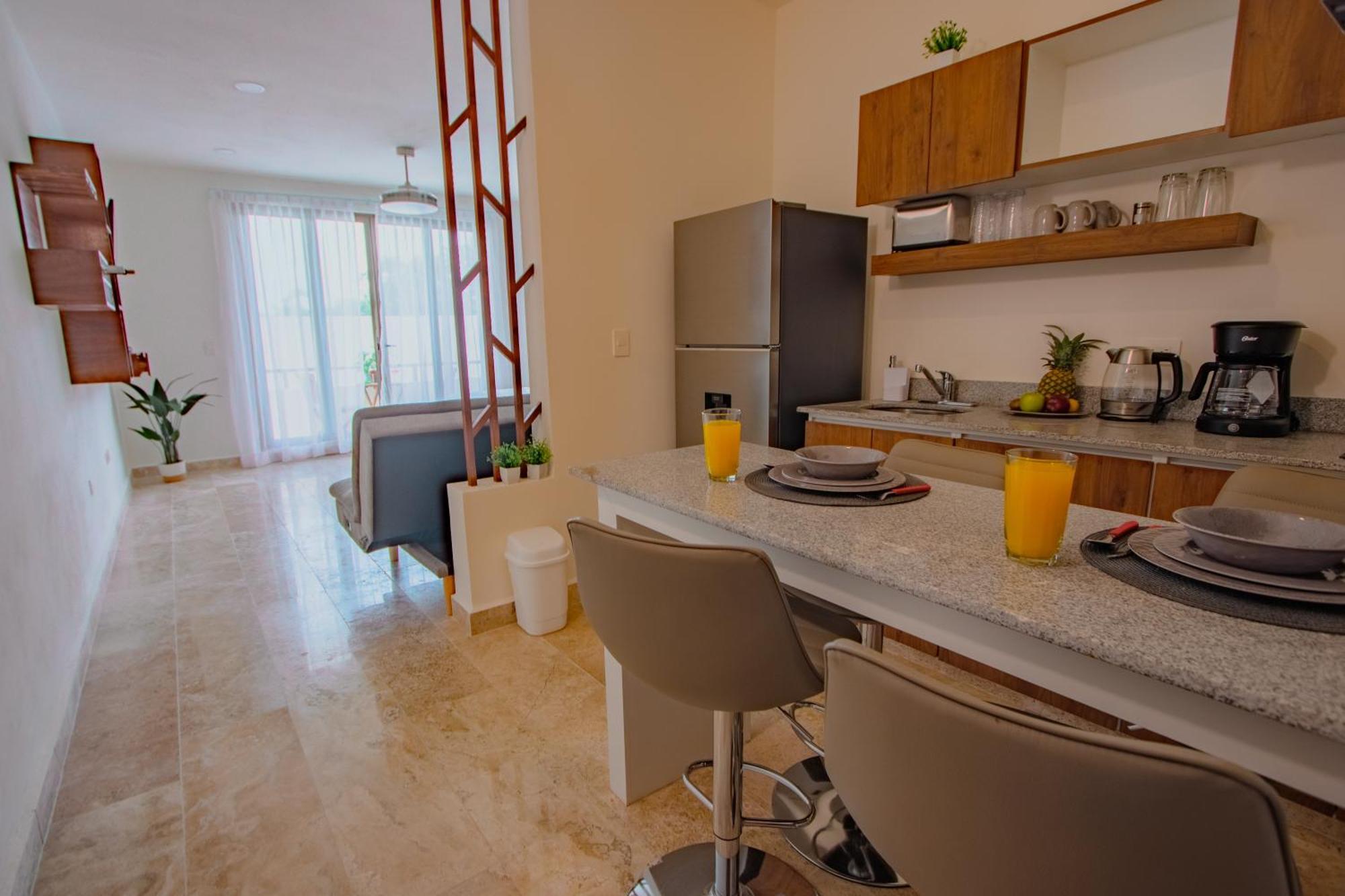 With Ocean View Pool In Av 10 & 60 Street Apartment *