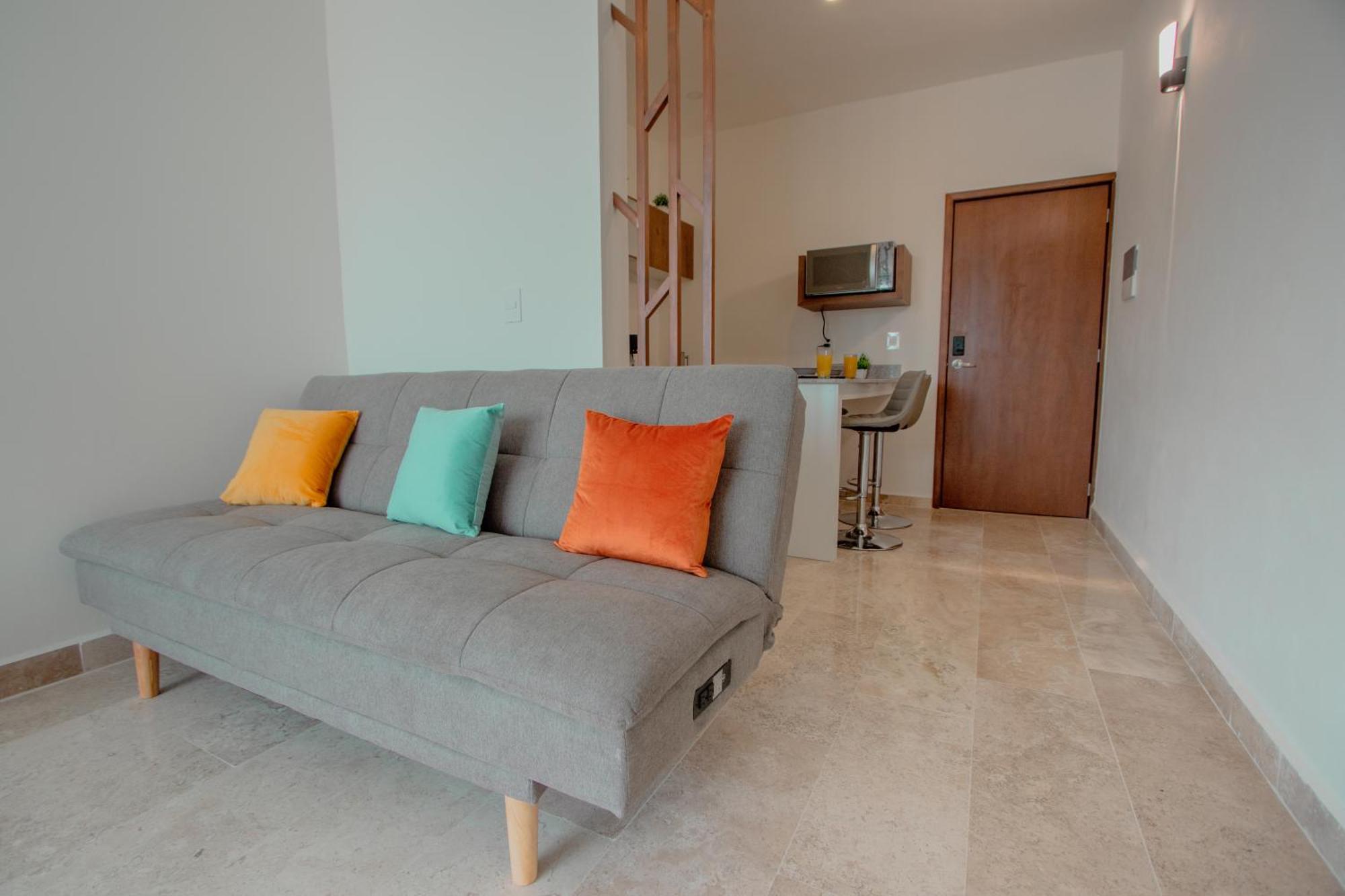 With Ocean View Pool In Av 10 & 60 Street Apartment *