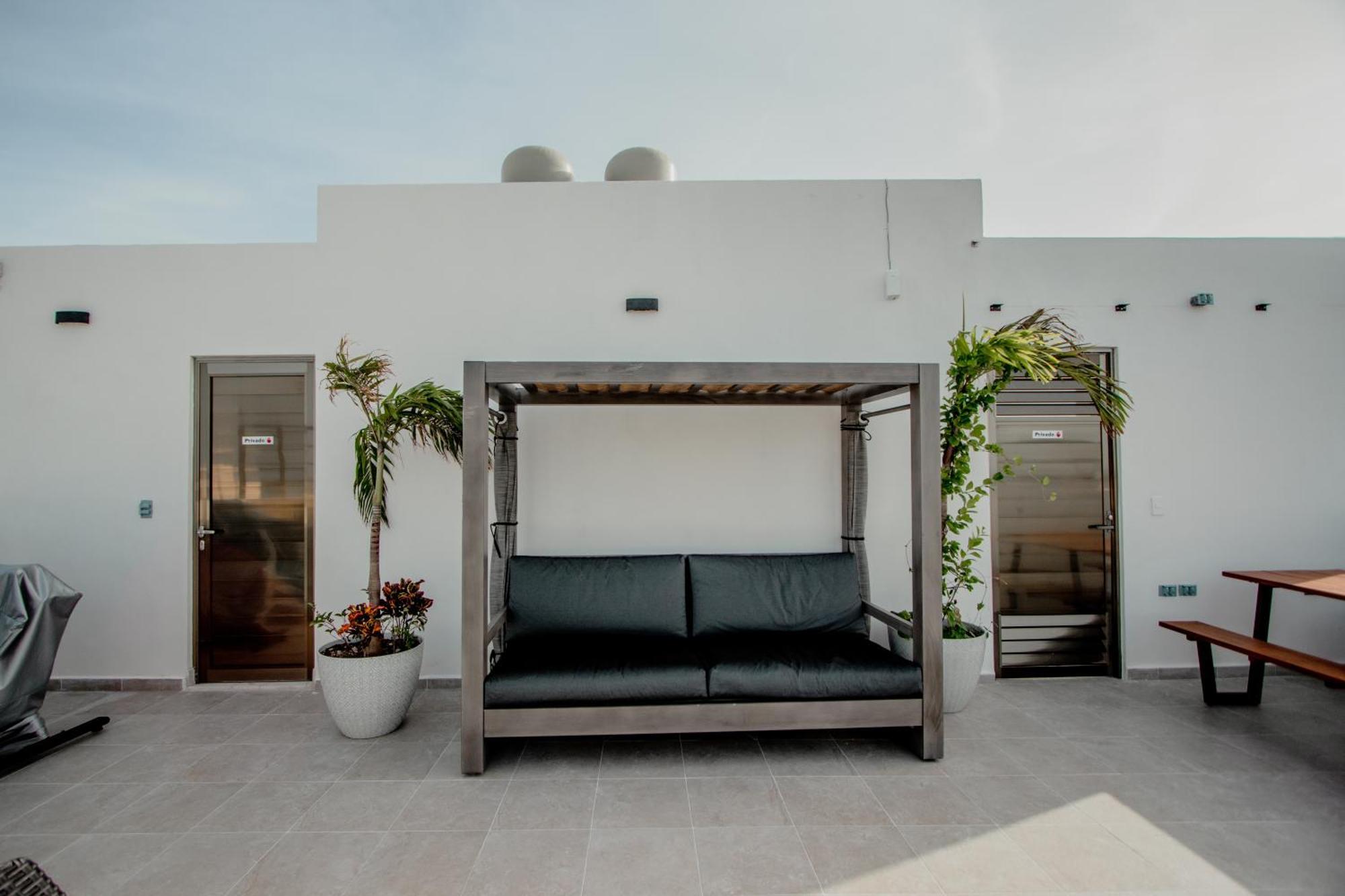 With Ocean View Pool In Av 10 & 60 Street Apartment