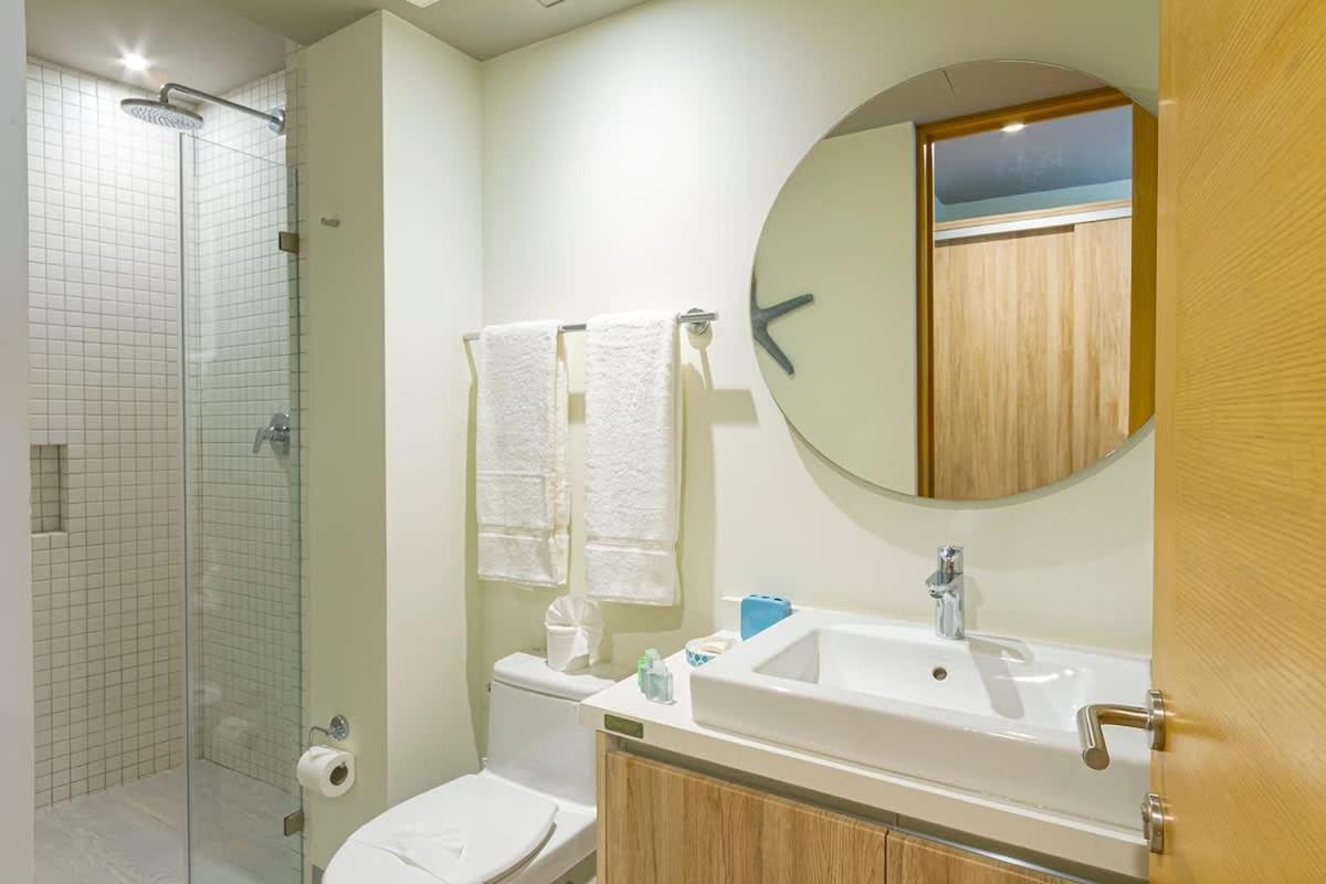 Holiday home The Boat 2 Blocks From The Sea And 5th Ave 200 Mb *