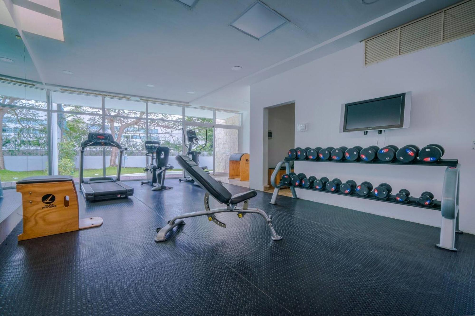 2 Bedroom With Pool, Gym & Parking - Quadra Alea - Wayak 301 *