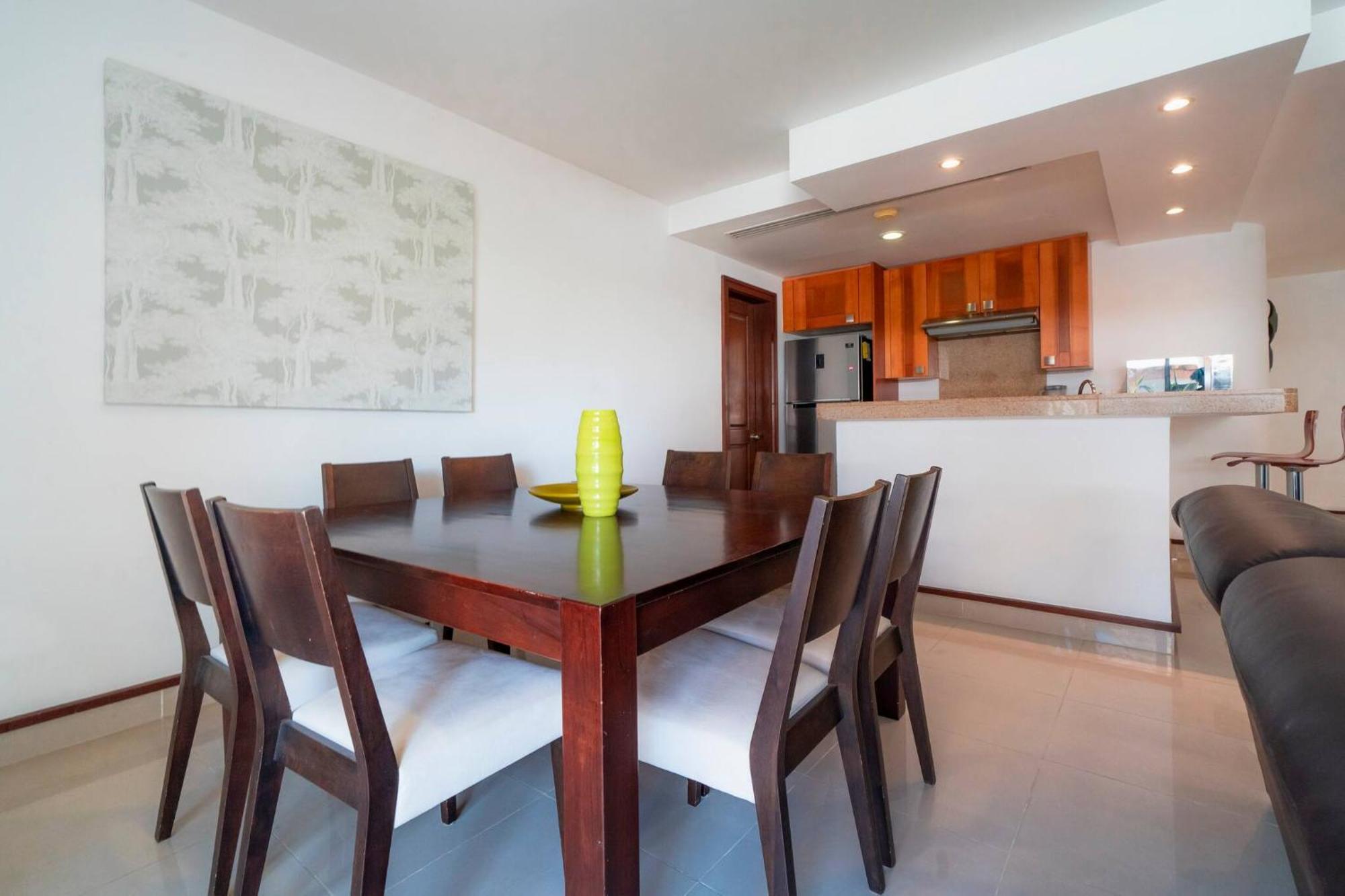 2 Bedroom With Pool, Gym & Parking - Quadra Alea - Wayak 301 Playa del Carmen