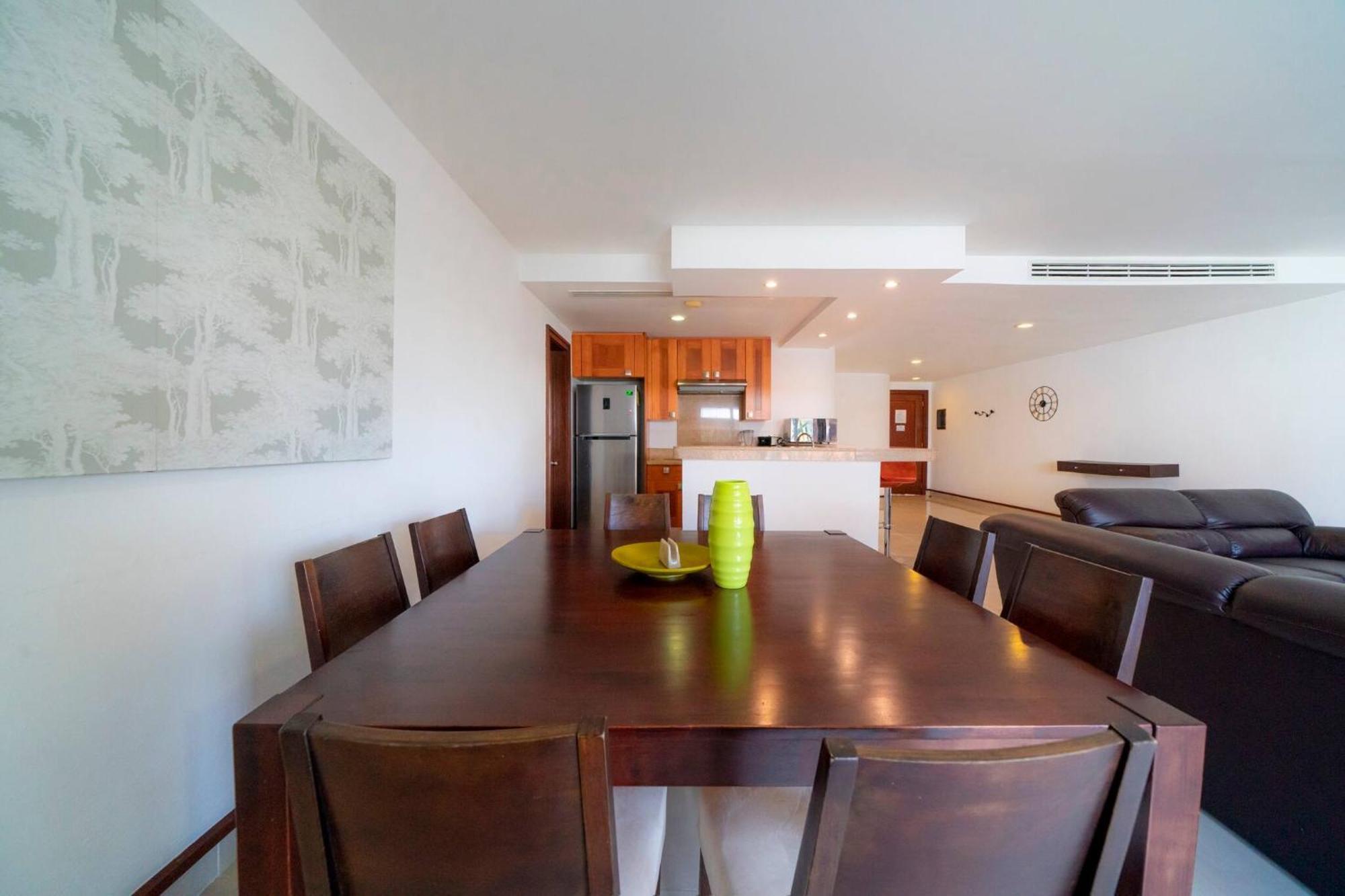 2 Bedroom With Pool, Gym & Parking - Quadra Alea - Wayak 301 * Playa del Carmen
