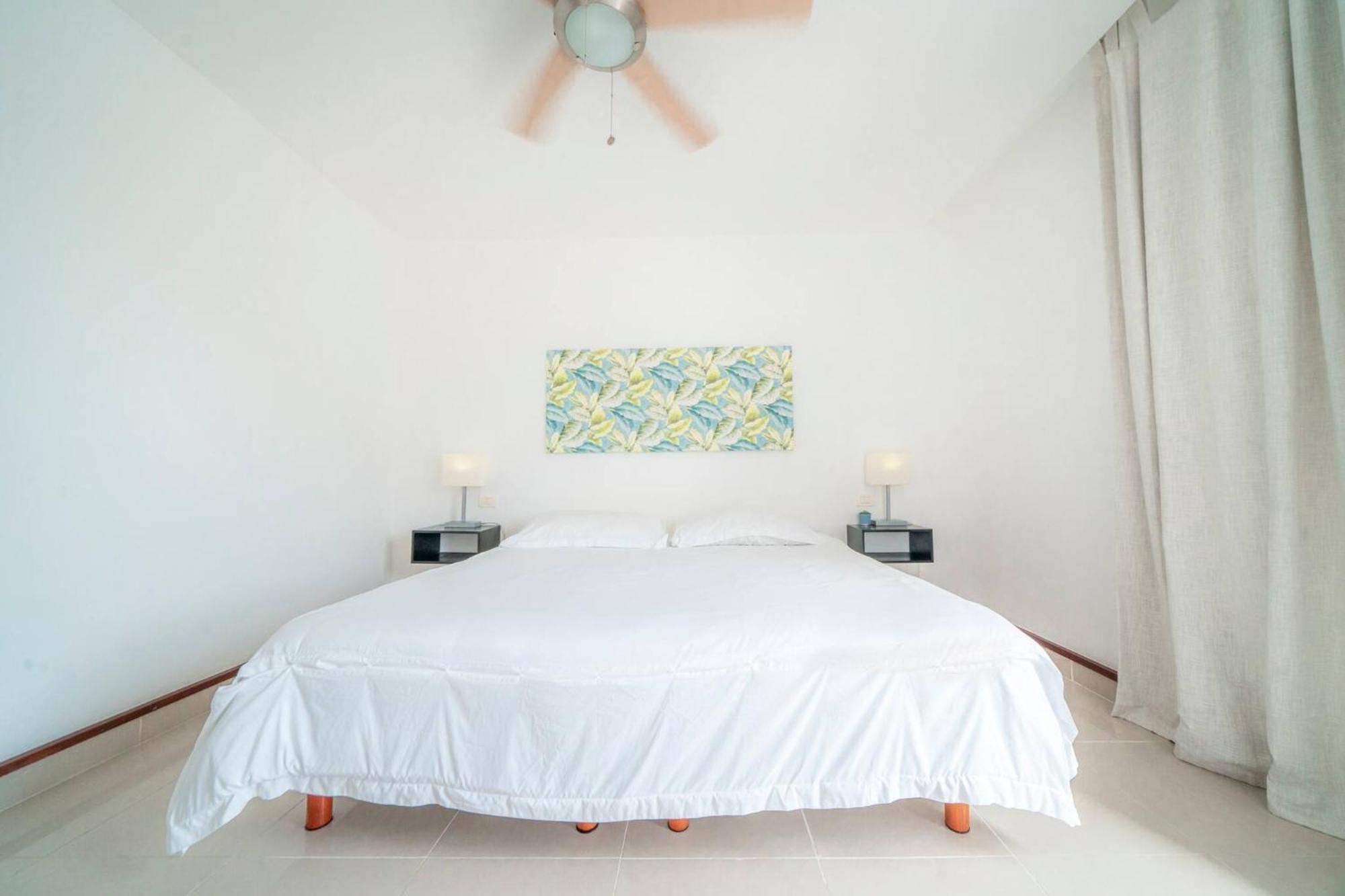 2 Bedroom With Pool, Gym & Parking - Quadra Alea - Wayak 301 Playa del Carmen