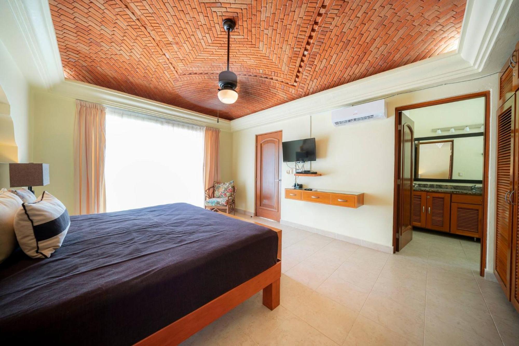 Villa With 4 Bedrooms - Spacious Oceanview With Private Pool At Playacar Phase I Pura Vida Playa del Carmen