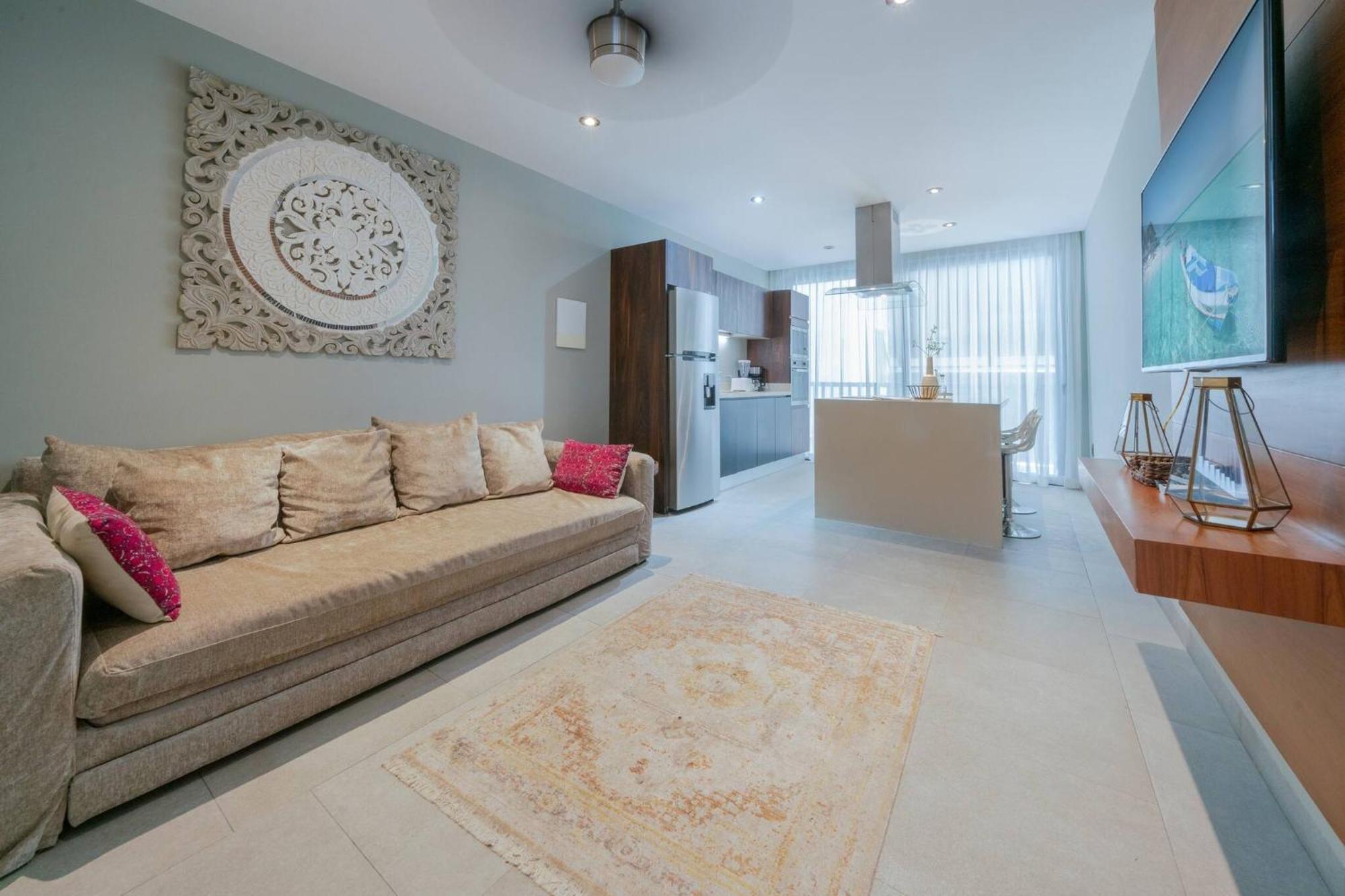1 Bedroom With Rooftop Pool & Bar - At It Residences - Iris *