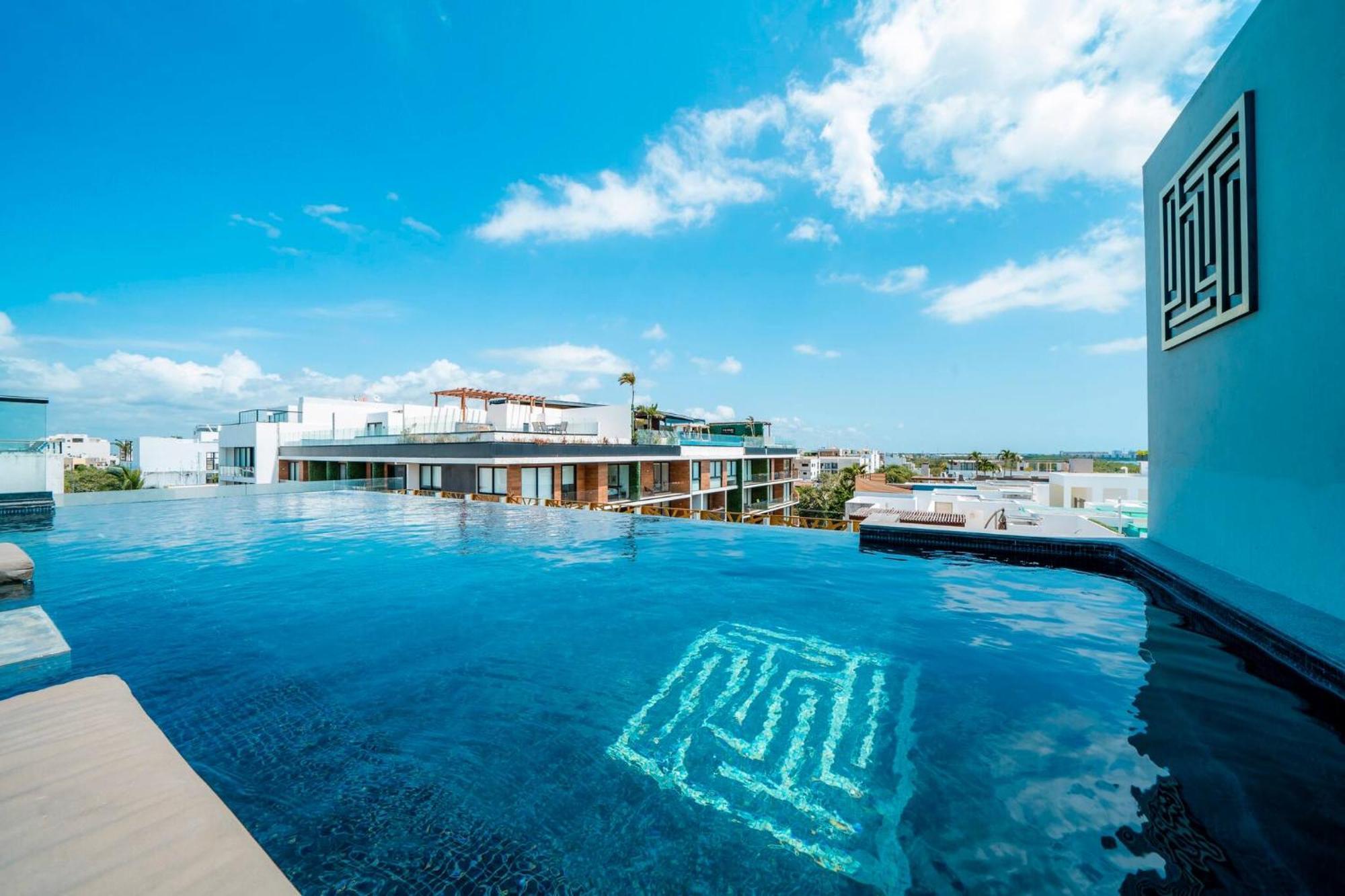 Apartment 1 Bedroom With Rooftop Pool & Bar - At It Residences - Iris