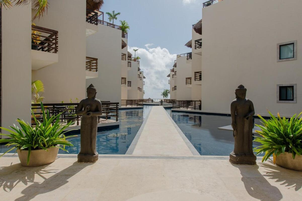 Beachfront Complex Private Patio With Pool Apartment *