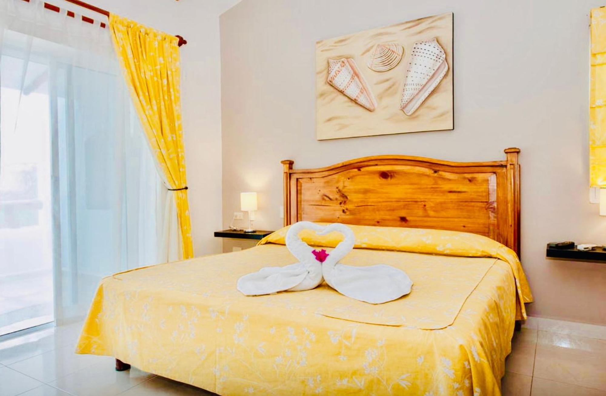 Guest house Deluxe Jacuzzi Balcony With Swimming Pool Air Conditioning And Parking 3*