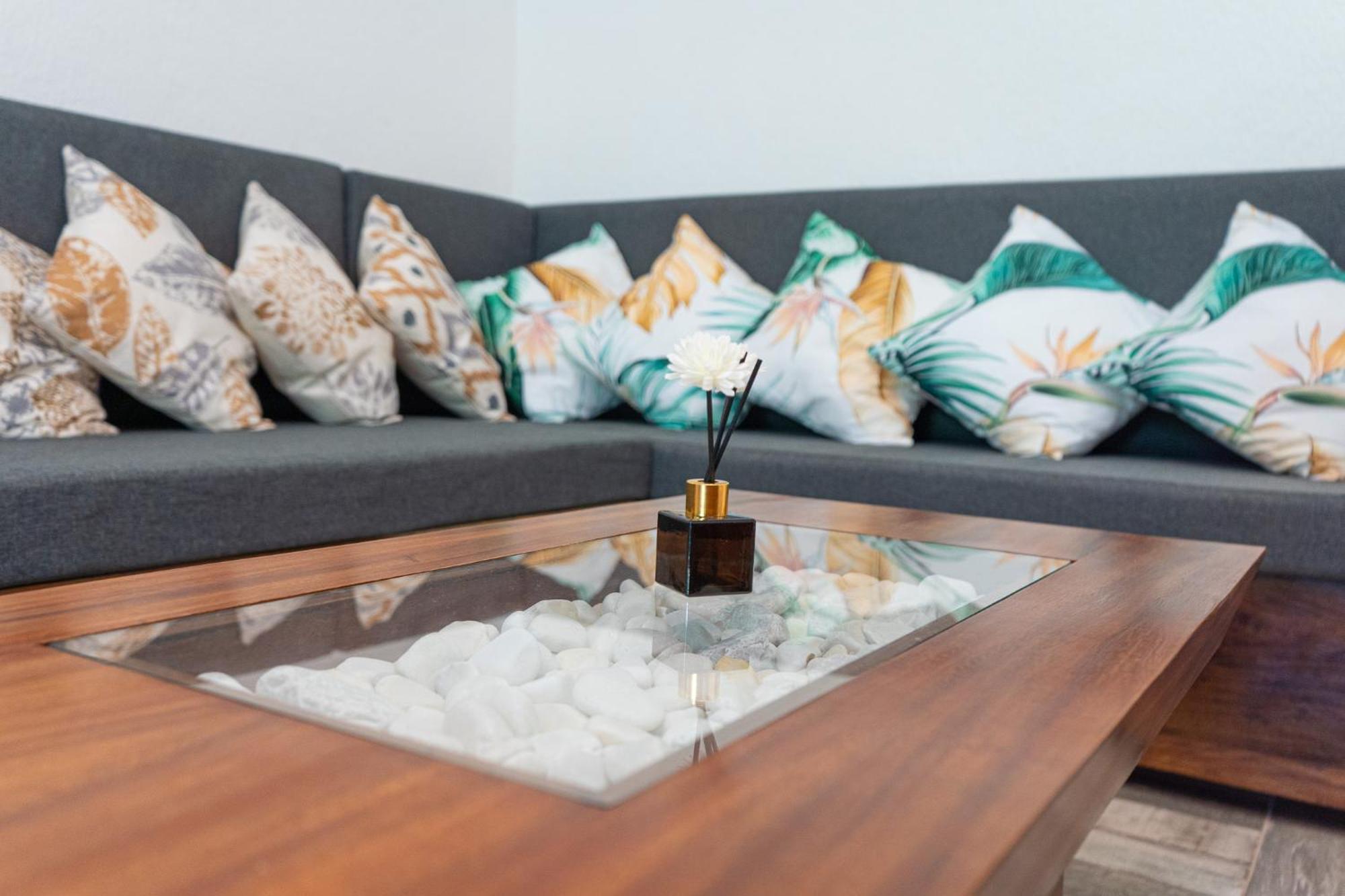 Appartement Modern 2br Apt-3 Baths-pool-wi-fi-steps To *
