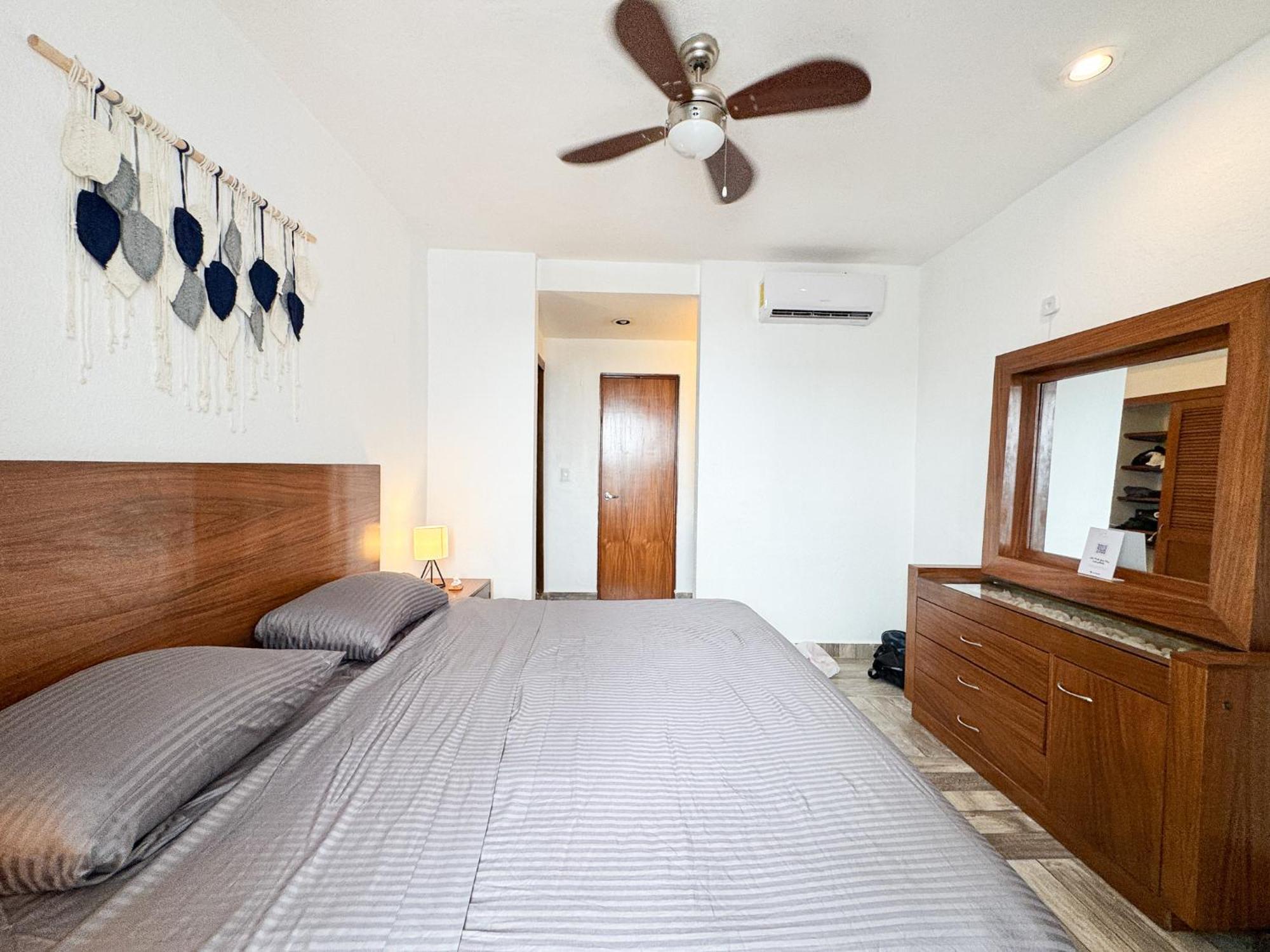 Modern 2br Apt-3 Baths-pool-wi-fi-steps To Appartement