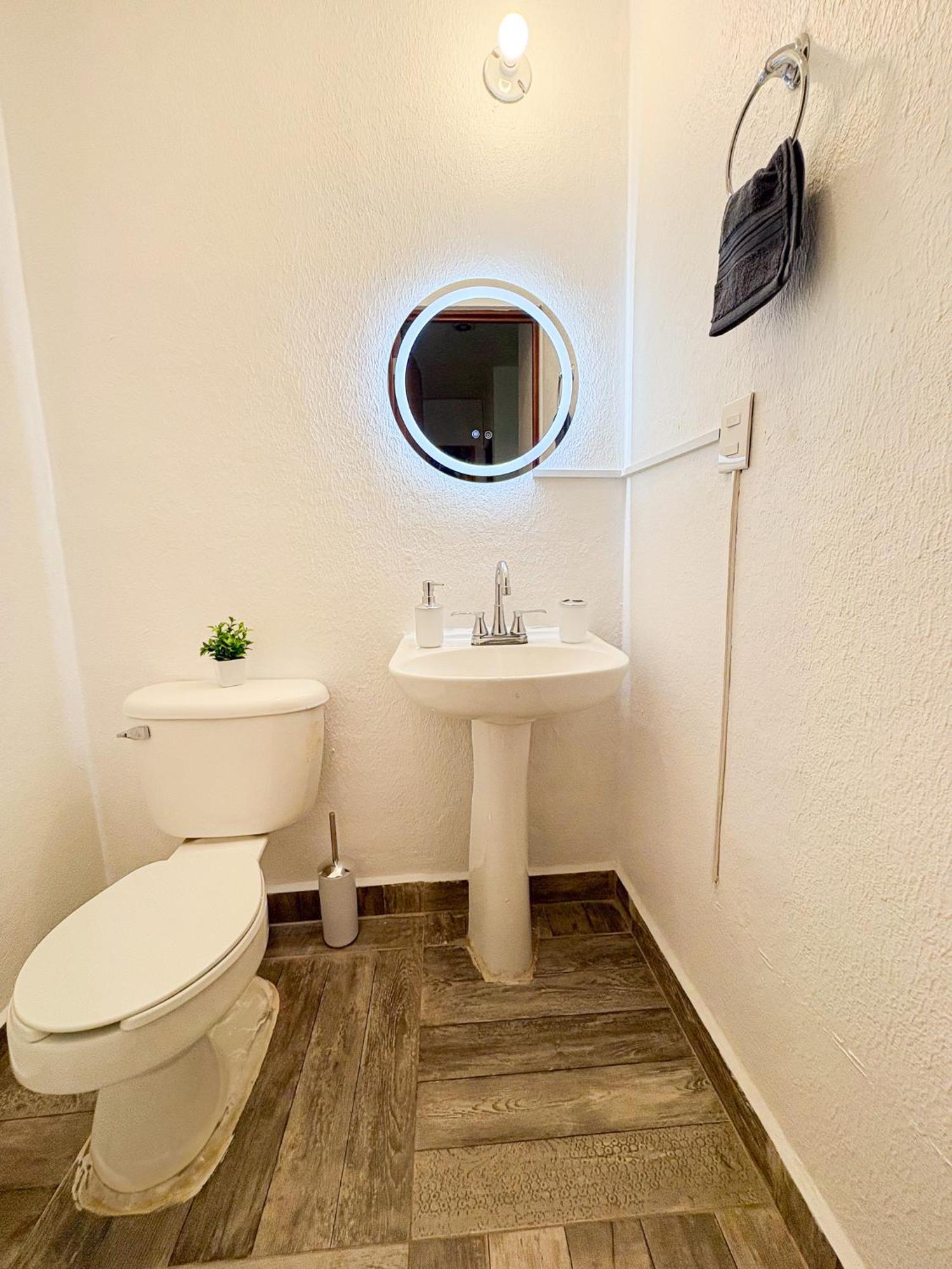 Modern 2br Apt-3 Baths-pool-wi-fi-steps To * Playa del Carmen