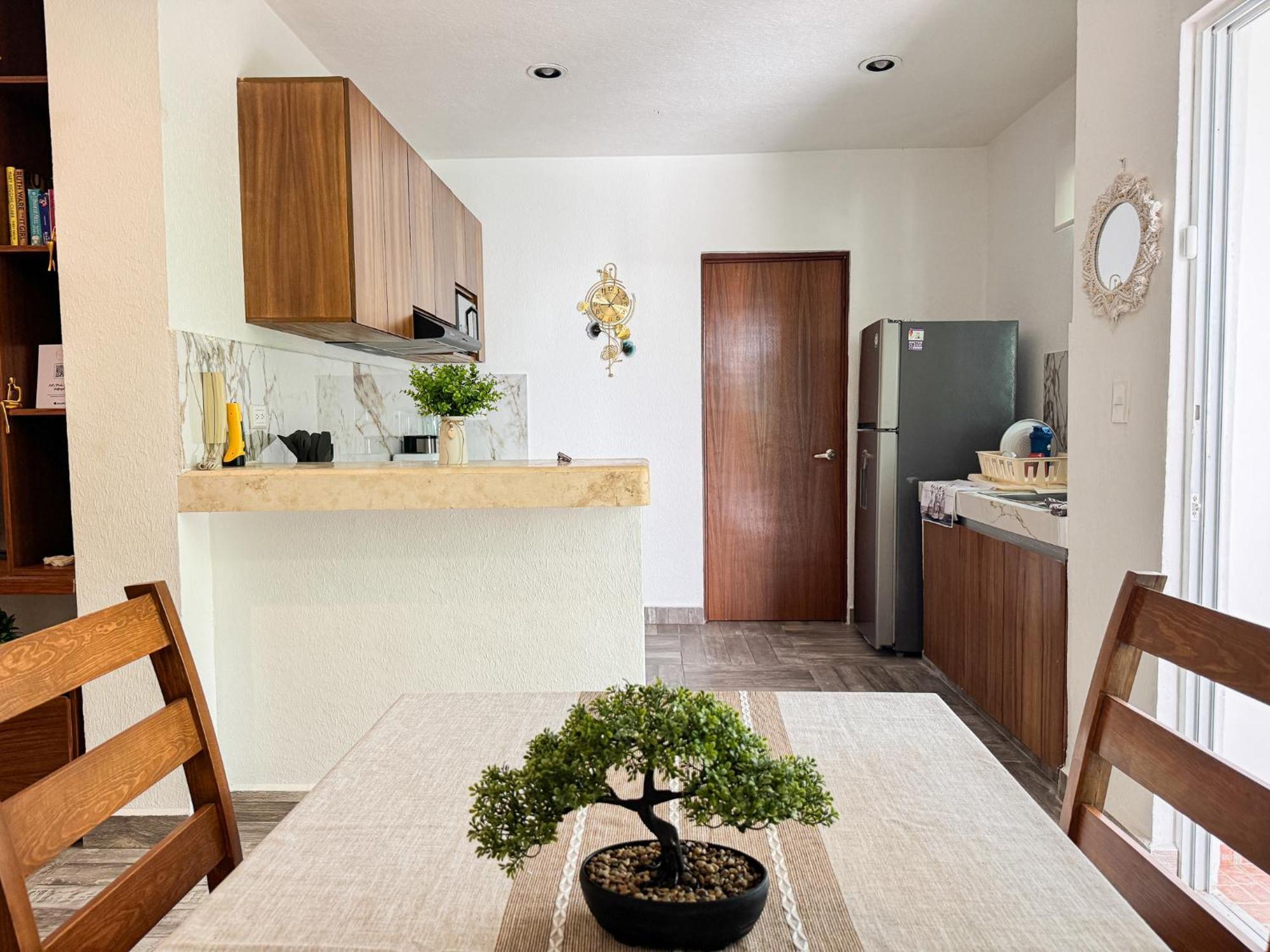 Modern 2br Apt-3 Baths-pool-wi-fi-steps To Appartement