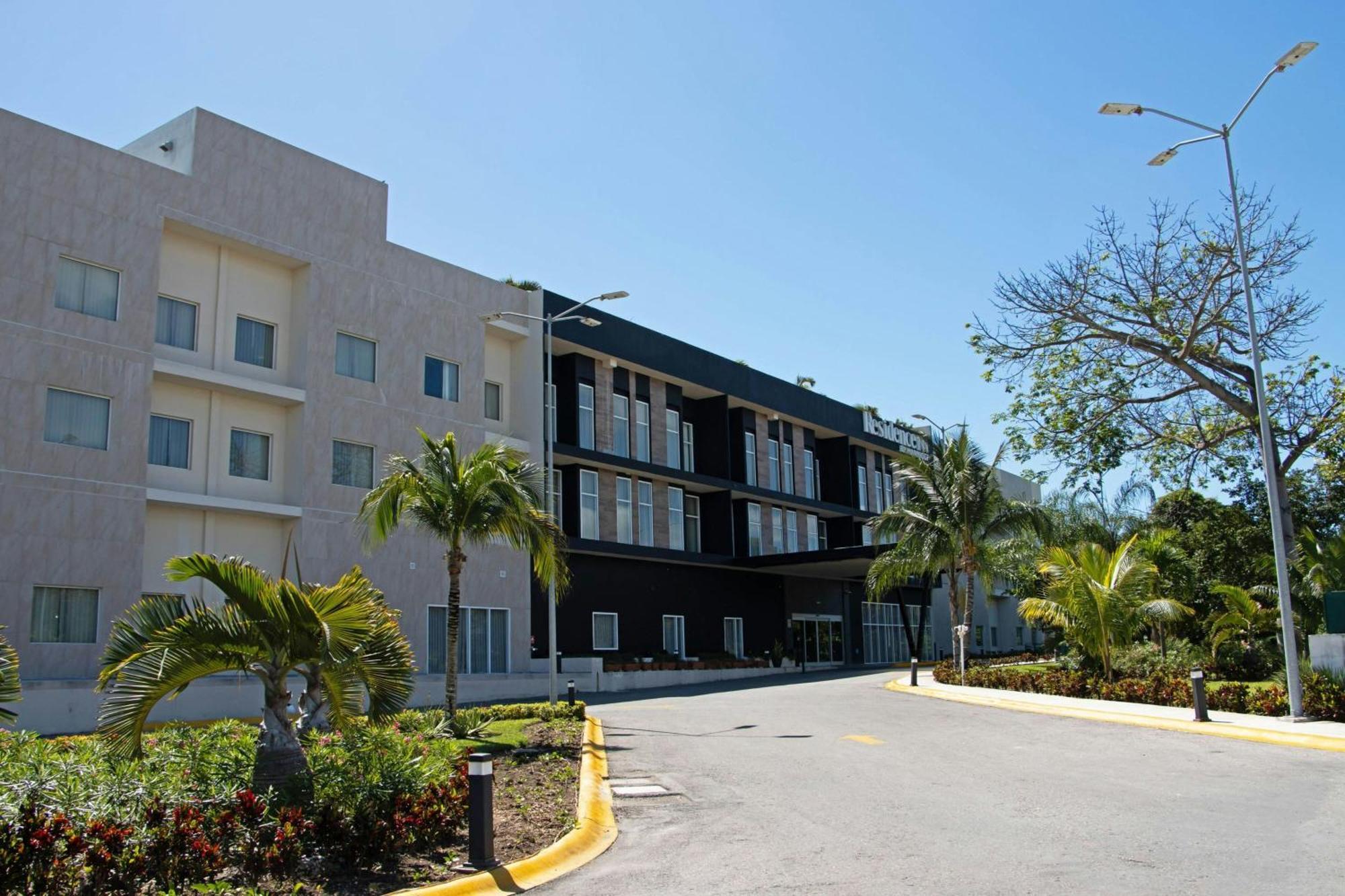 By Marriott 3* Playa del Carmen