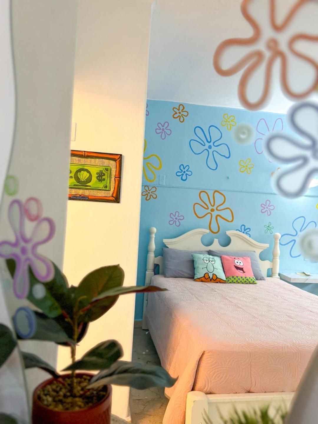 Apartment Sleep In A Pineapple Under The Sea