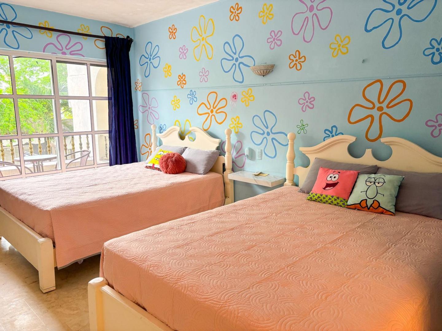 Apartment Sleep In A Pineapple Under The Sea