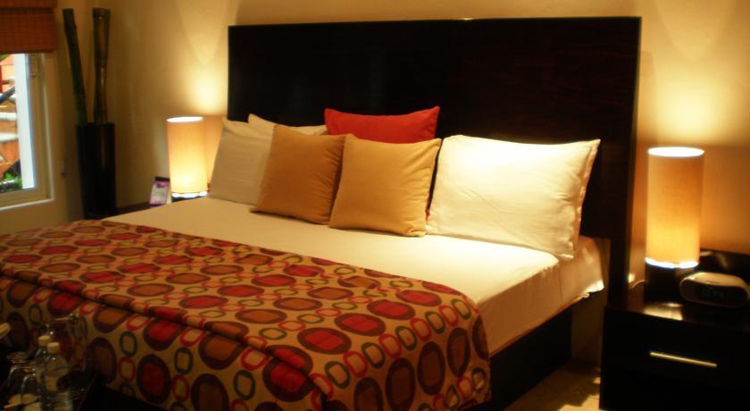 Hotel Blue Parrot On 5th Avenue