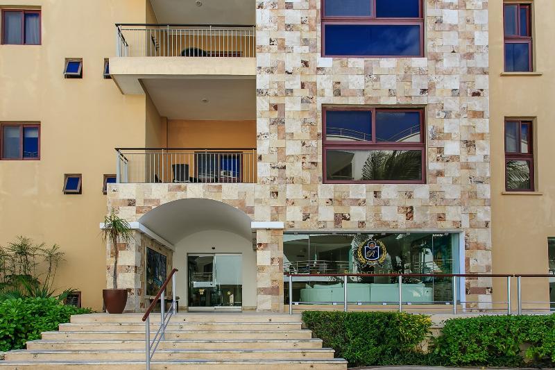 El Faro Oceanfront Apartment