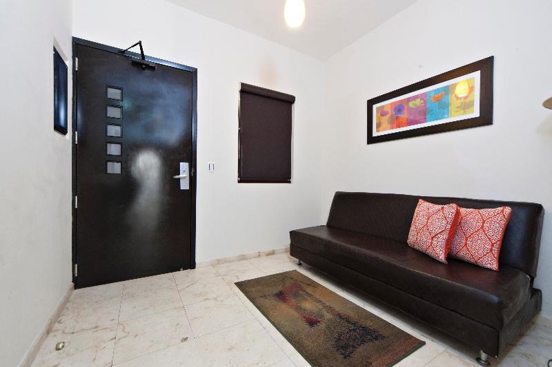 El Faro Oceanfront Apartment *