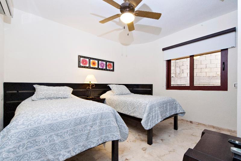 El Faro Oceanfront Apartment *