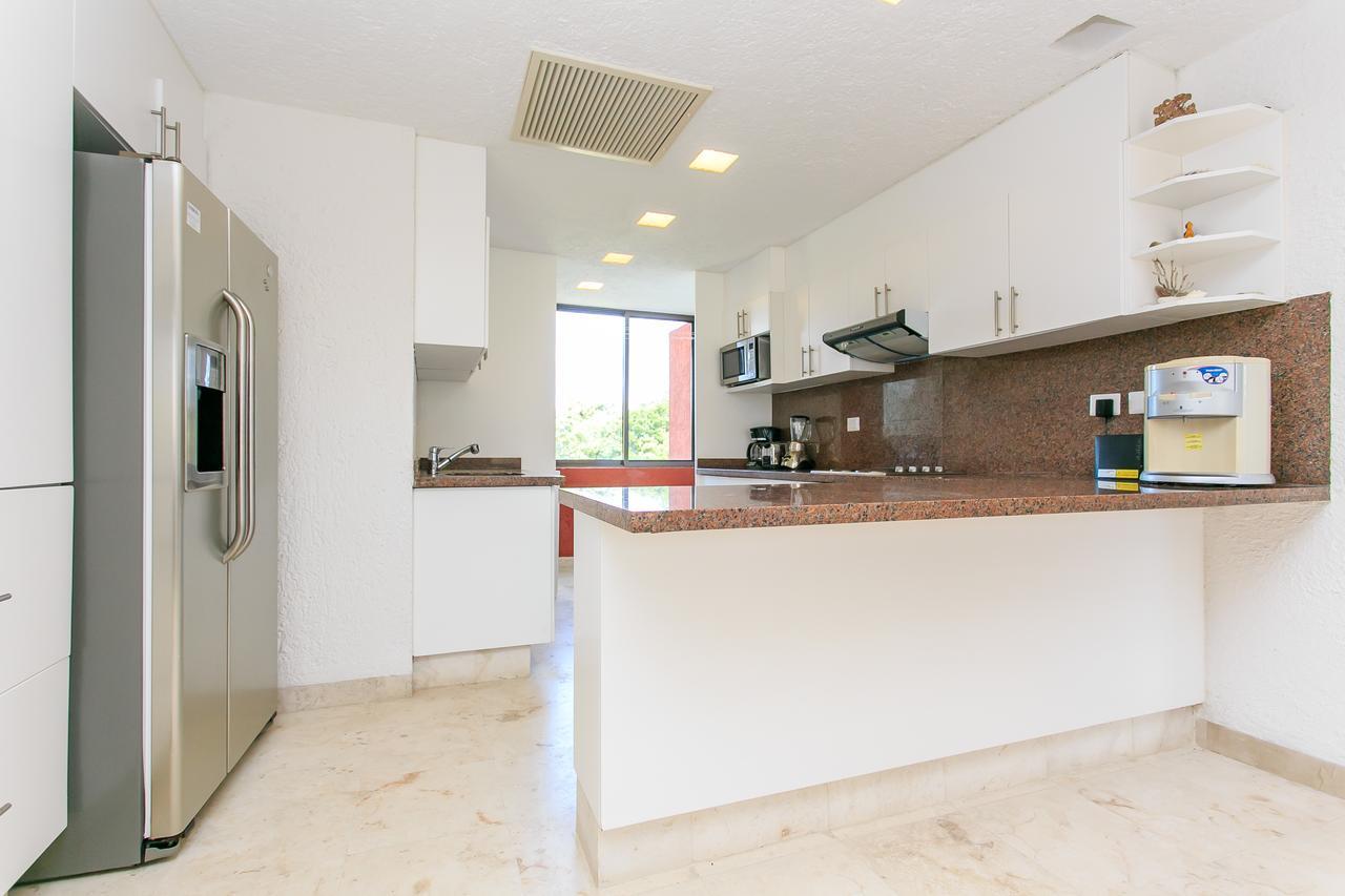 Private Pool Penthouse, Bikes Pool Onsite! Apartment