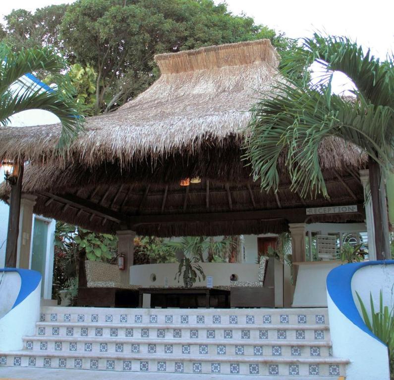 Hotel Tropical Casablanca Party Zone Playa del Carmen