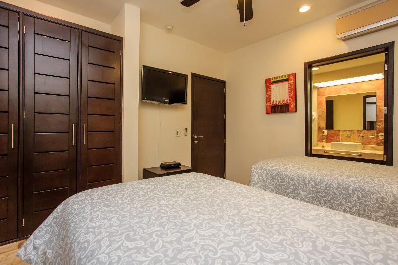 El Faro Oceanfront Apartment *