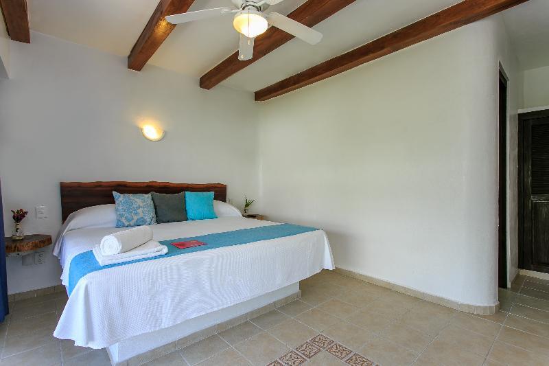 Banana Boutique & - 5th Av Playa del Carmen