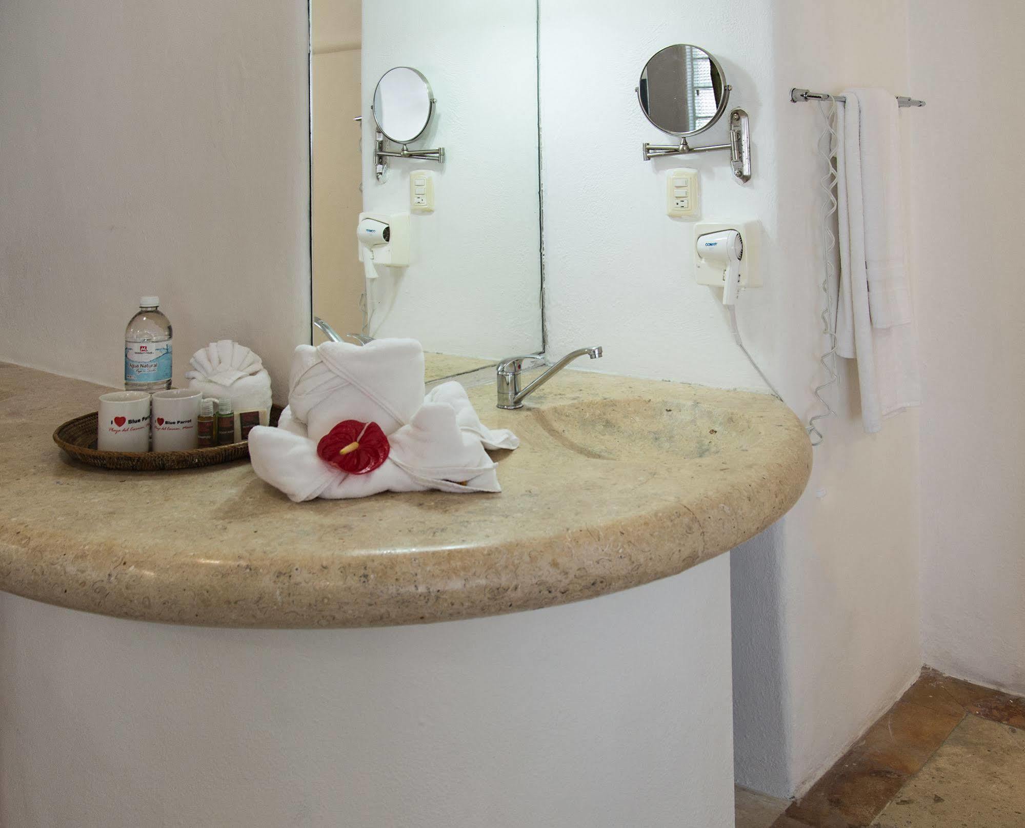 Blue Parrot On 5th Avenue Hotel Playa del Carmen