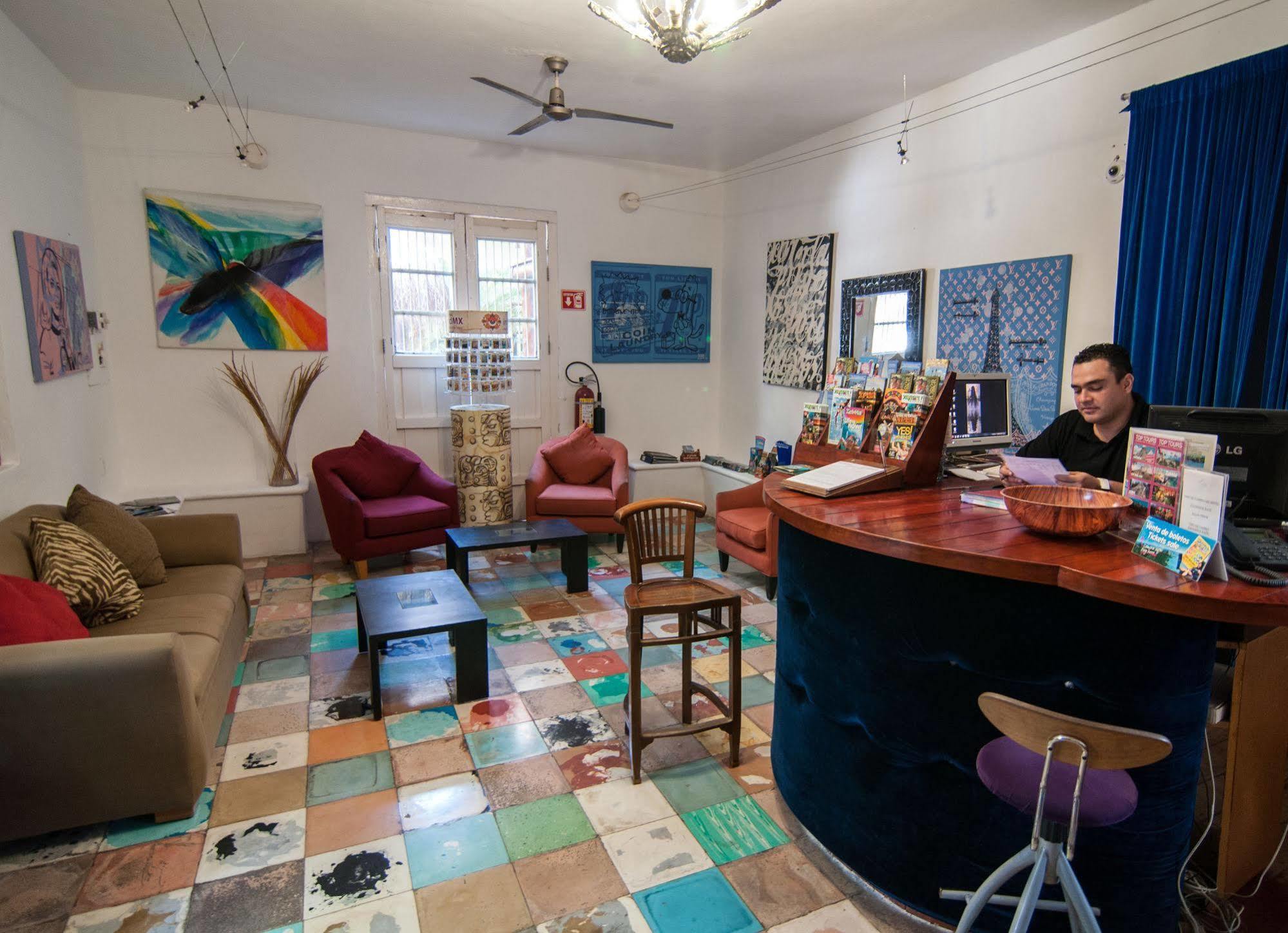 Hotel Blue Parrot On 5th Avenue Playa del Carmen