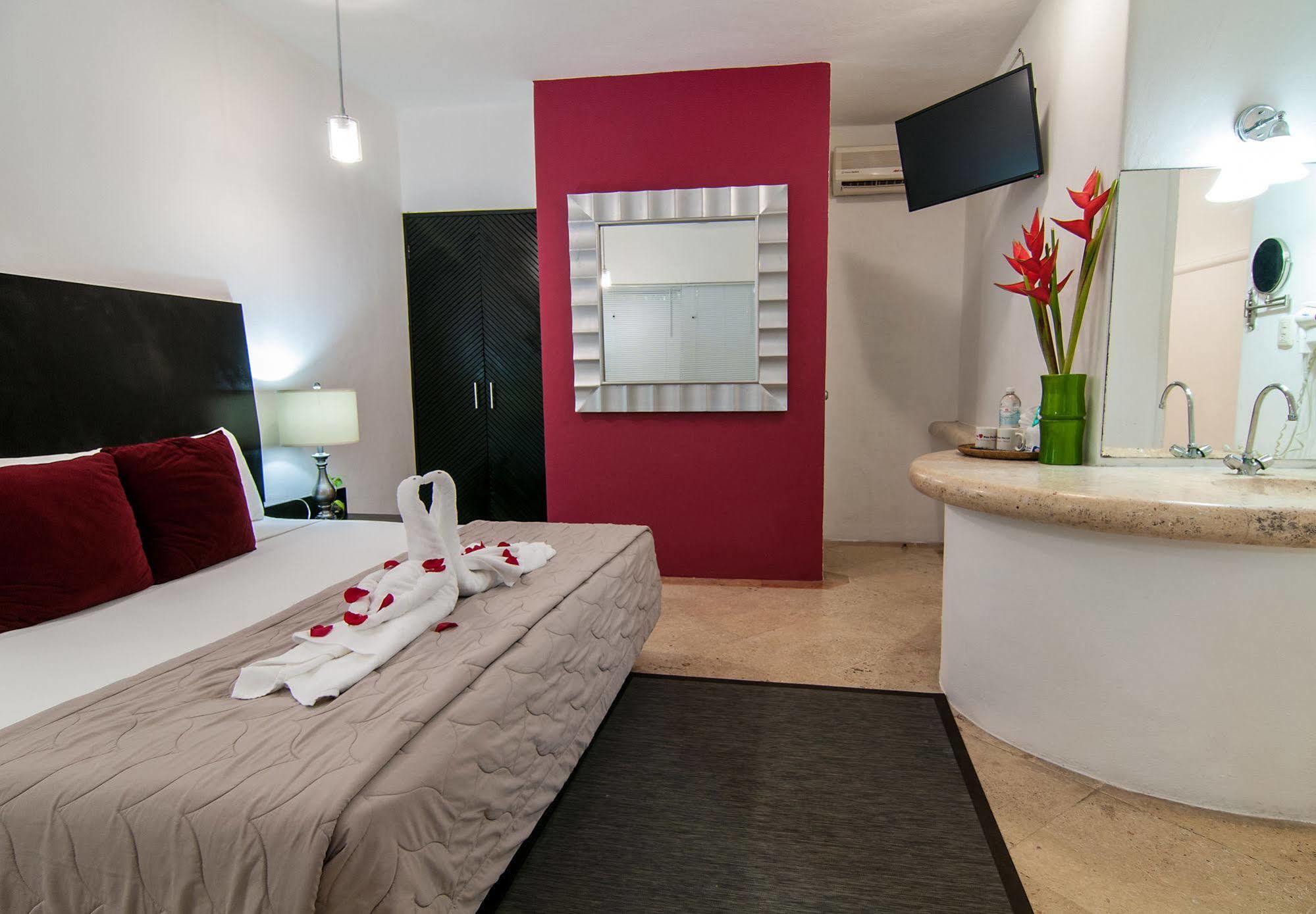 Hotel Blue Parrot On 5th Avenue Playa del Carmen