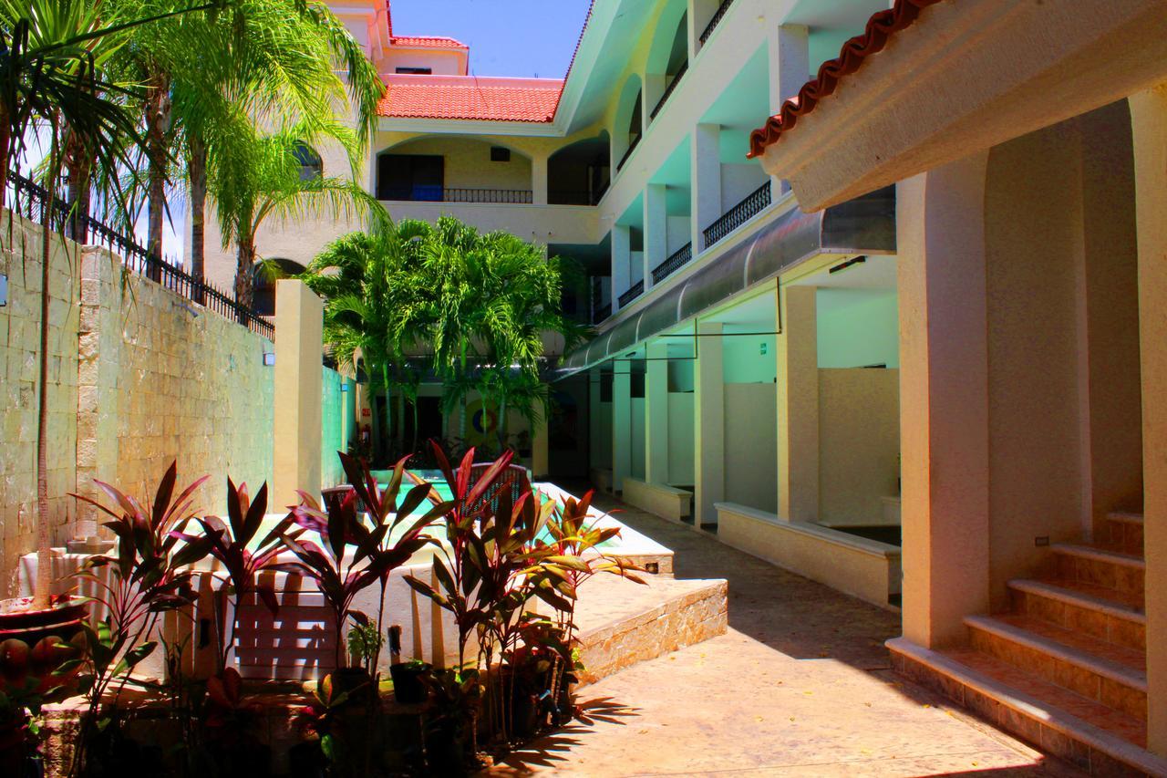 Nautilus Hotel 3*