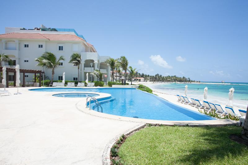Okol Paraiso By Riviera Hotel 3*