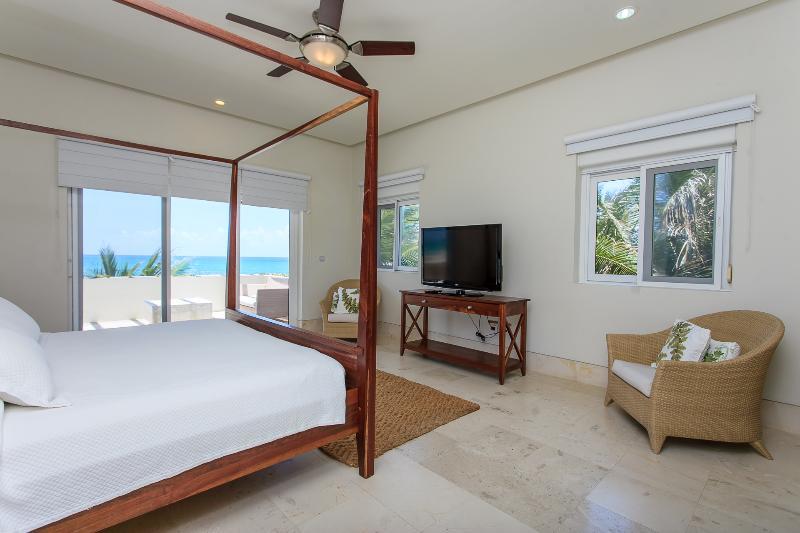 Okol Paraiso By Riviera Hotel