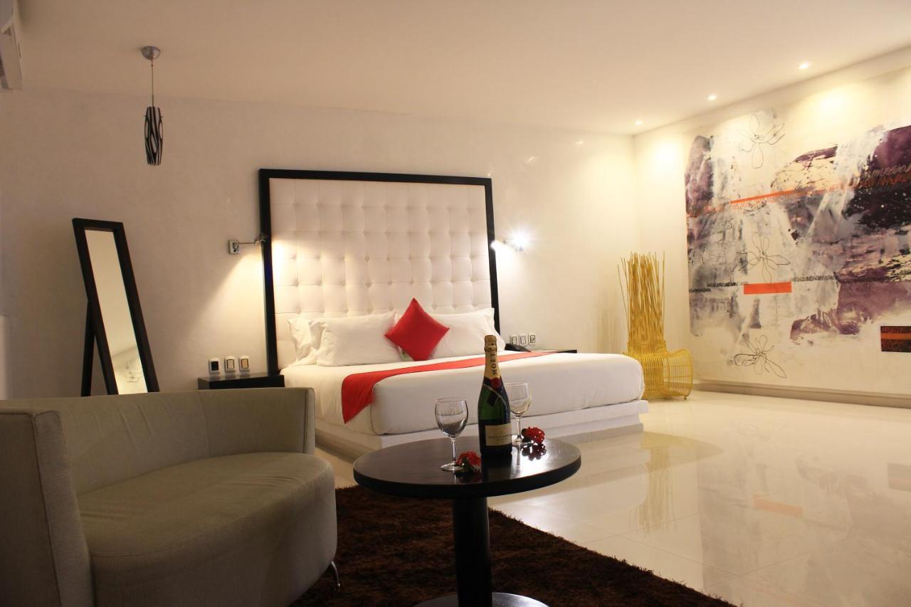 In Fashion & (adults Only) 4*