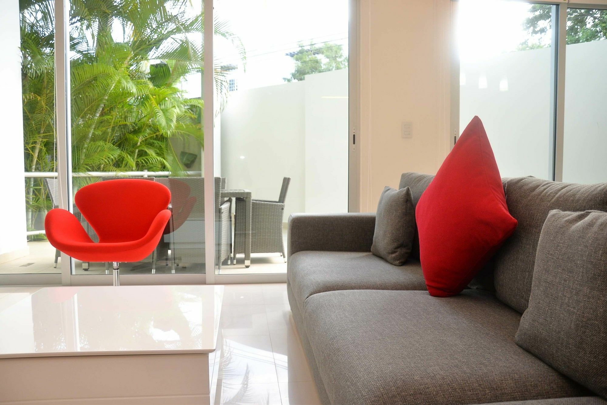 Apartment Oasis 101 *